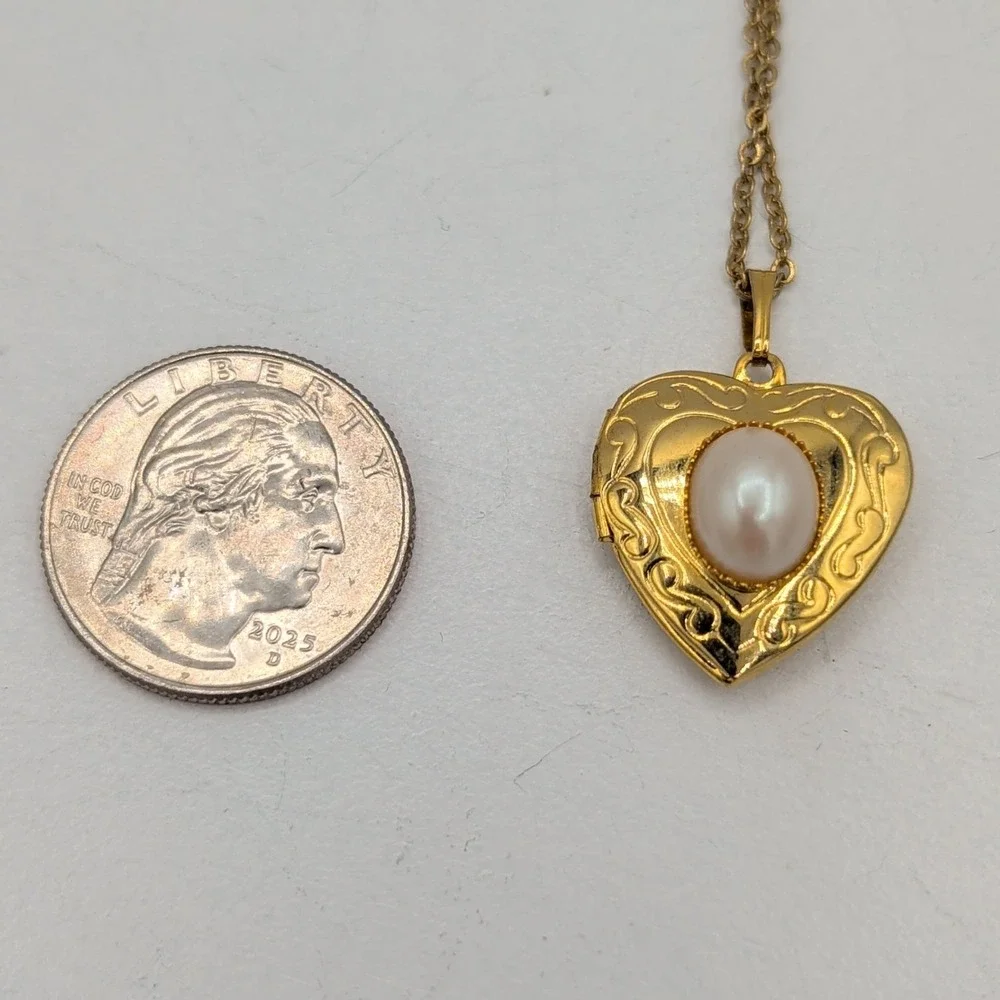 Vintage Gold Tone Faux Pearl Heart Locket Necklace Etched Scroll 18